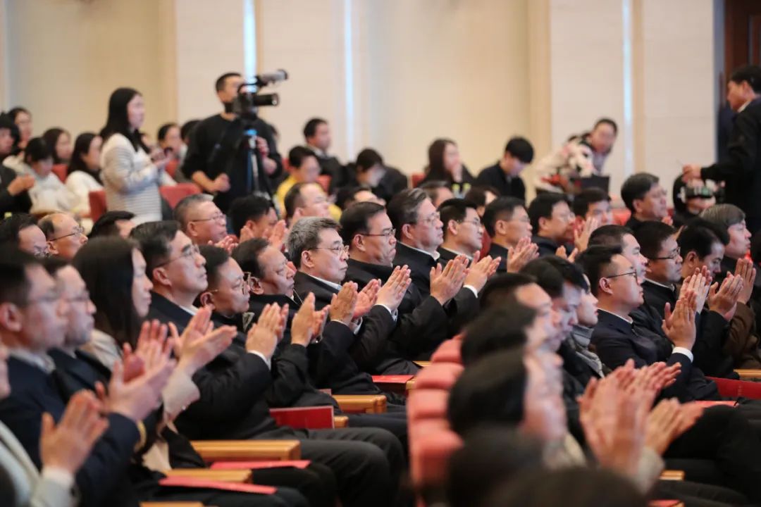 “全国民族团结进步模范事迹报告会”在北京举行