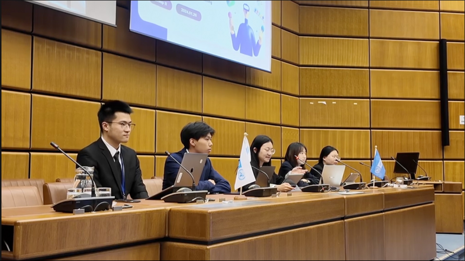 【理响中国·薪火“燃”青春】讲述真实的中国故事：从主动迎客到远播四海