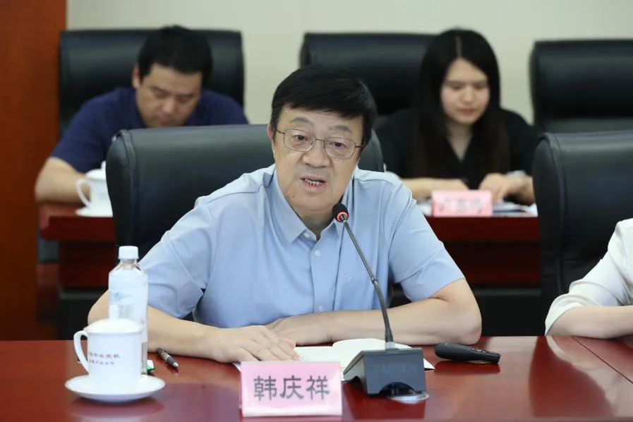 中央党校（国家行政学院）报刊社举办“推进党的创新理论体系化学理化研究阐释”座谈会