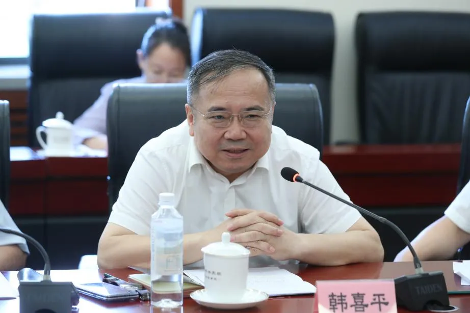 中央党校（国家行政学院）报刊社举办“推进党的创新理论体系化学理化研究阐释”座谈会